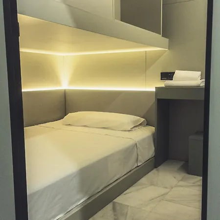 Superlativo Trinidad Capsule hotel *
