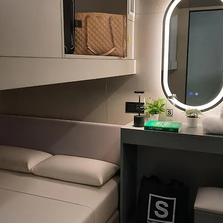 Capsule hotel Superlativo Trinidad Malaga